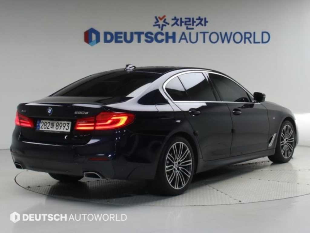 BMW 5시리즈 5시리즈 (G30) 520d xDrive M 스포츠 플러스 이미지 2