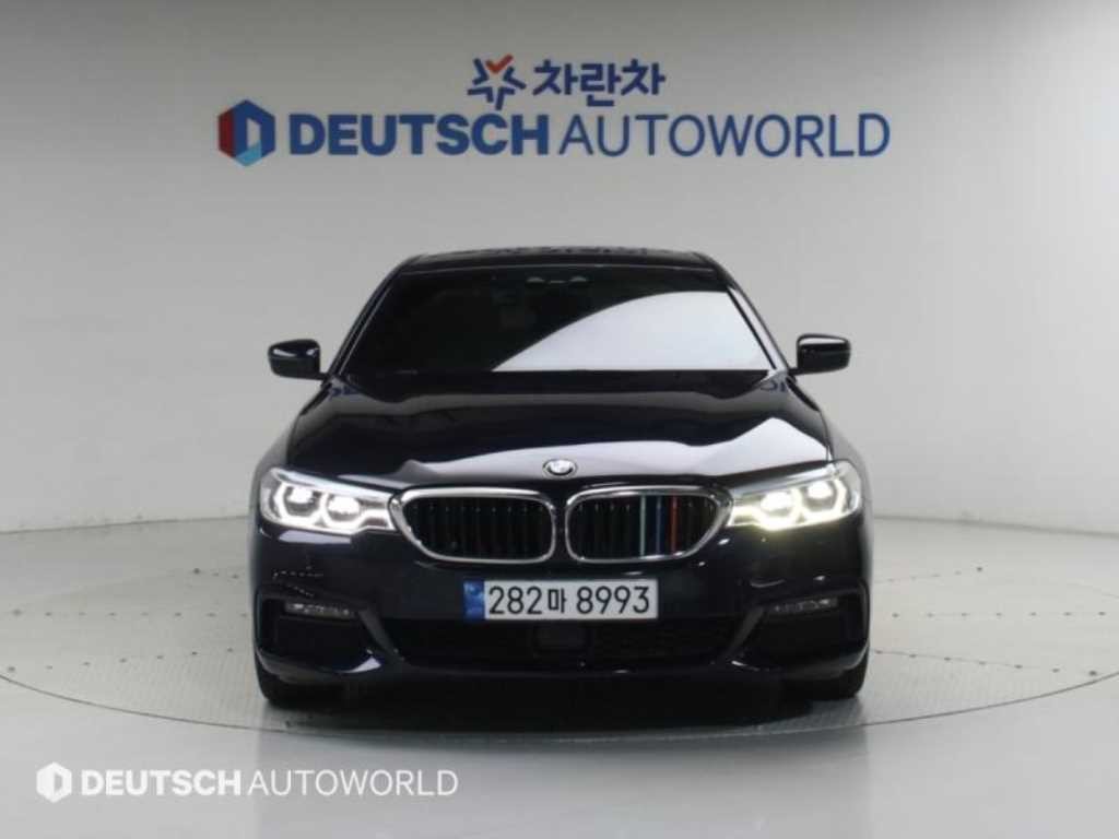 BMW 5시리즈 5시리즈 (G30) 520d xDrive M 스포츠 플러스 이미지 3