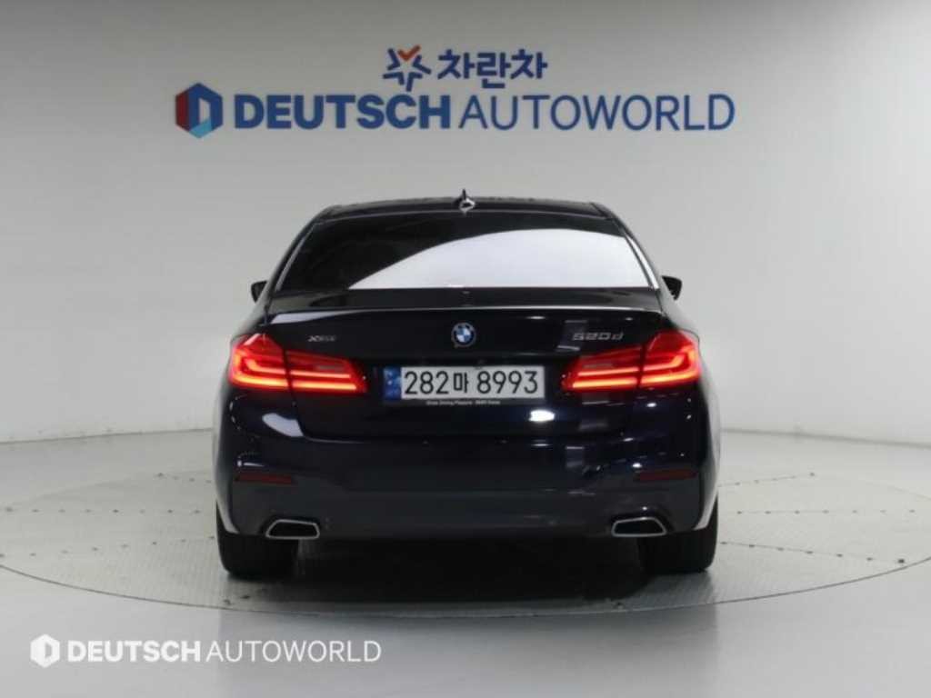 BMW 5시리즈 5시리즈 (G30) 520d xDrive M 스포츠 플러스 이미지 4