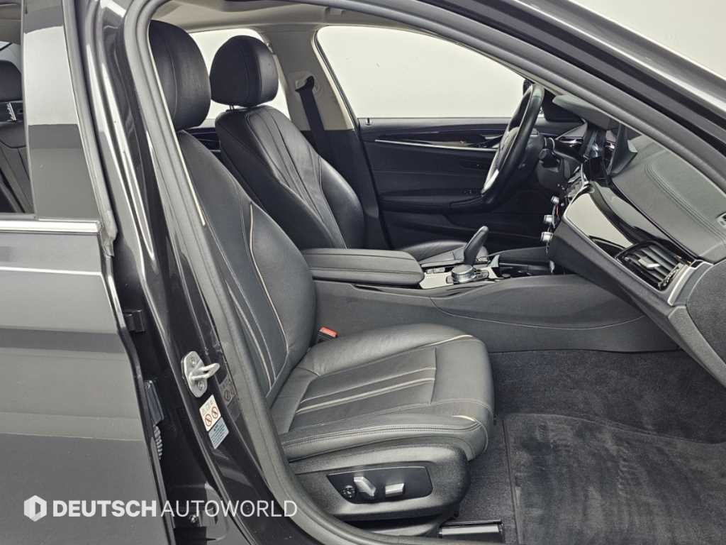 BMW 5시리즈 5시리즈 (G30) 520i 럭셔리 이미지 10