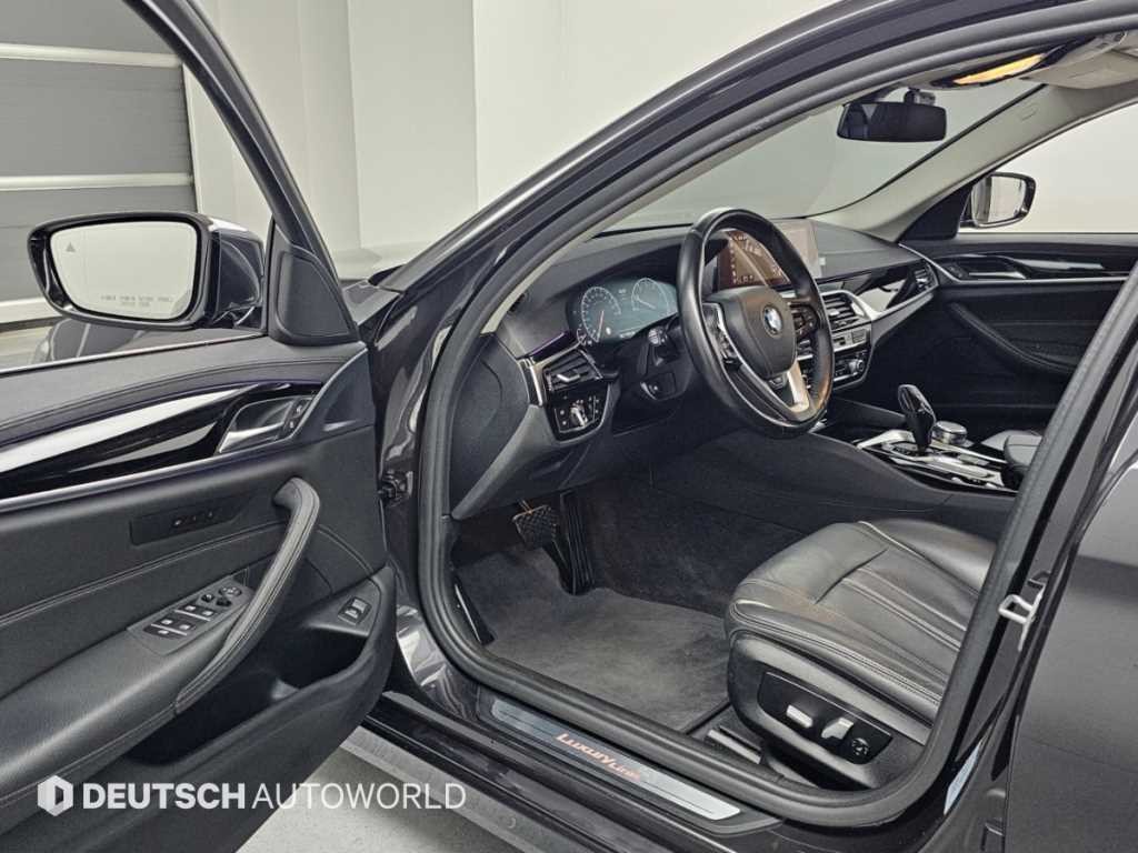 BMW 5시리즈 5시리즈 (G30) 520i 럭셔리 이미지 11