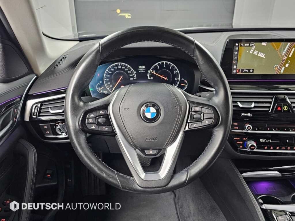 BMW 5시리즈 5시리즈 (G30) 520i 럭셔리 이미지 13