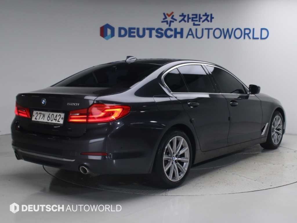 BMW 5시리즈 5시리즈 (G30) 520i 럭셔리 이미지 2