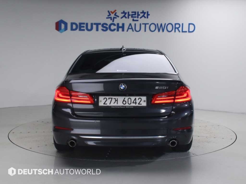 BMW 5시리즈 5시리즈 (G30) 520i 럭셔리 이미지 4