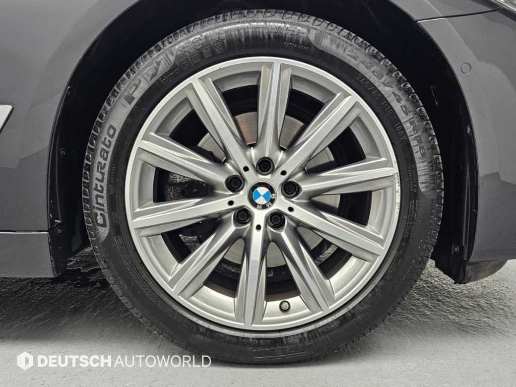 BMW 5시리즈 5시리즈 (G30) 520i 럭셔리 이미지 5