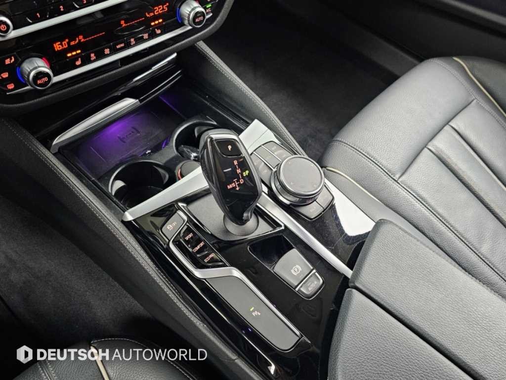 BMW 5시리즈 5시리즈 (G30) 520i 럭셔리 이미지 9