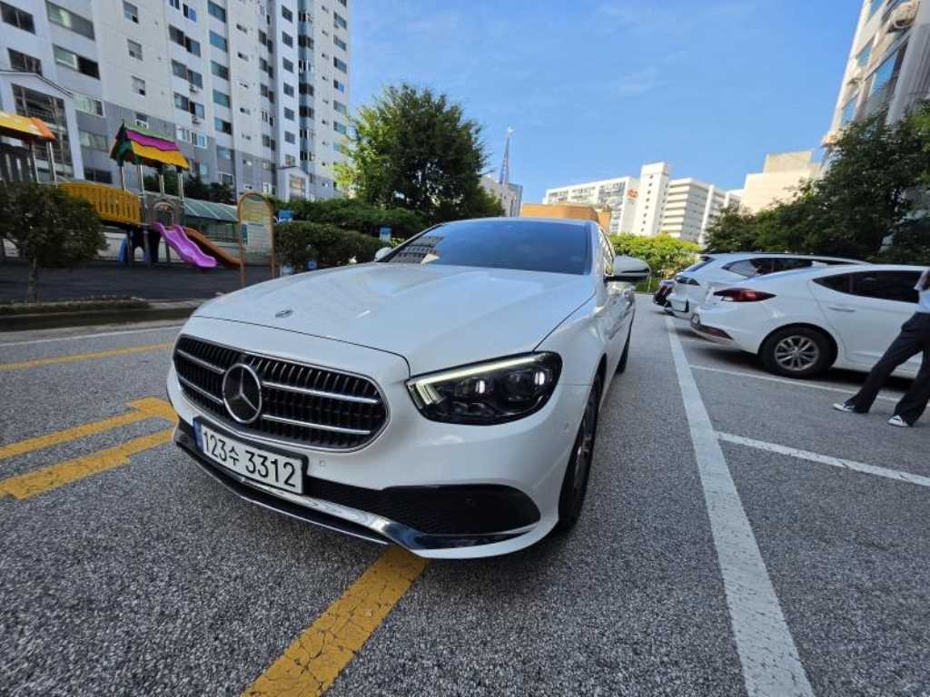벤츠 E 클래스 E-클래스 W213 E350 4MATIC 아방가르드 이미지 2
