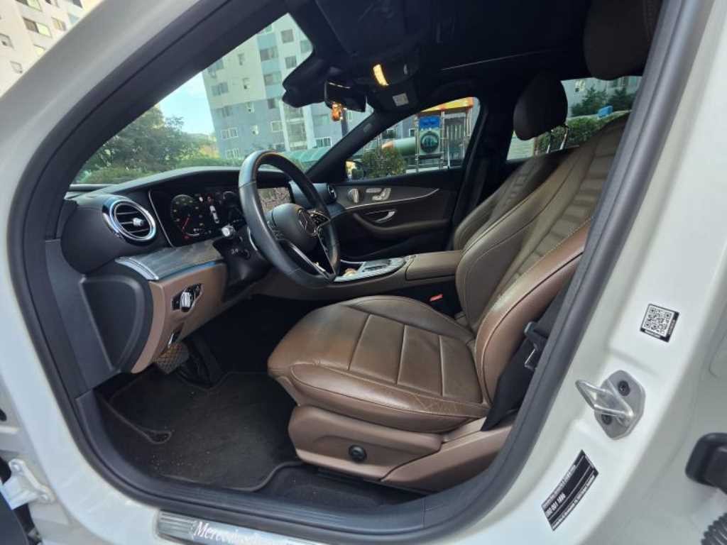 벤츠 E 클래스 E-클래스 W213 E350 4MATIC 아방가르드 이미지 5