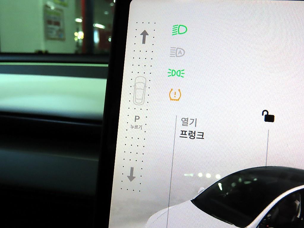 테슬라 모델 Y RWD 이미지 12