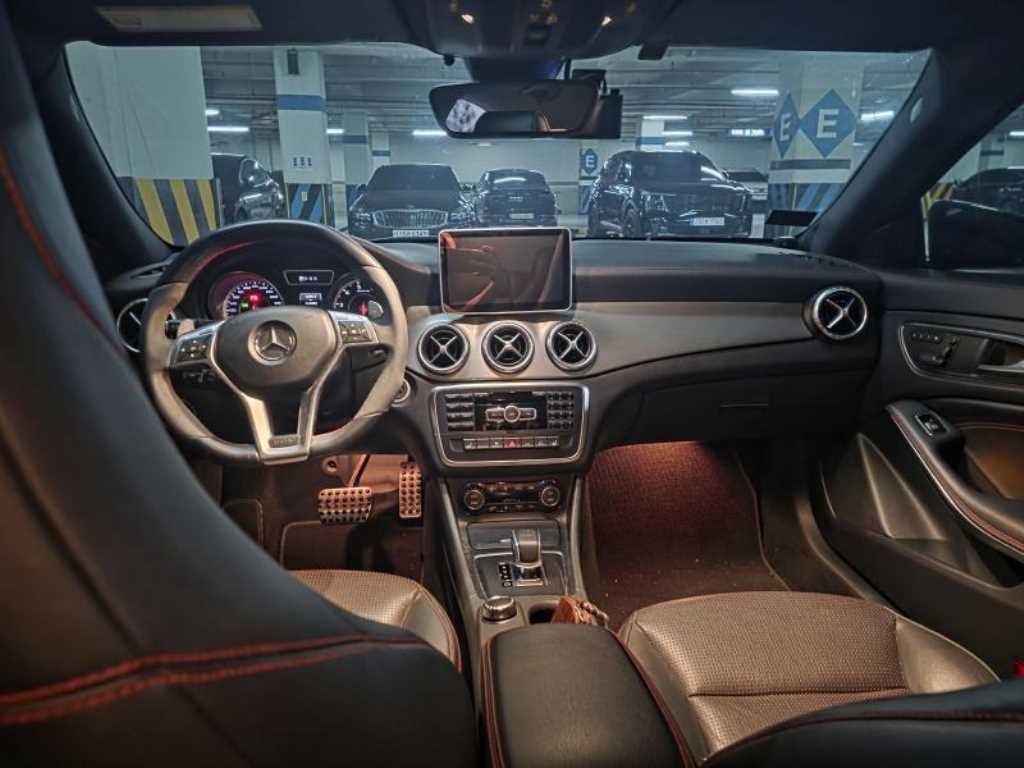 벤츠 CLA 클래스 CLA클래스 CLA 45 AMG 4MATIC 이미지 11