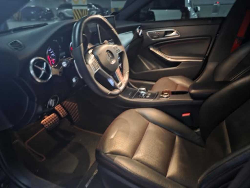 벤츠 CLA 클래스 CLA클래스 CLA 45 AMG 4MATIC 이미지 9