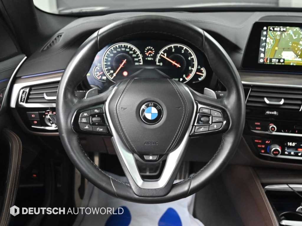 BMW 5시리즈 5시리즈 (G30) 520d M 스포츠 플러스 이미지 13