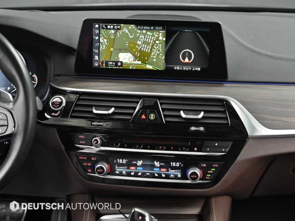 BMW 5시리즈 5시리즈 (G30) 520d M 스포츠 플러스 이미지 14