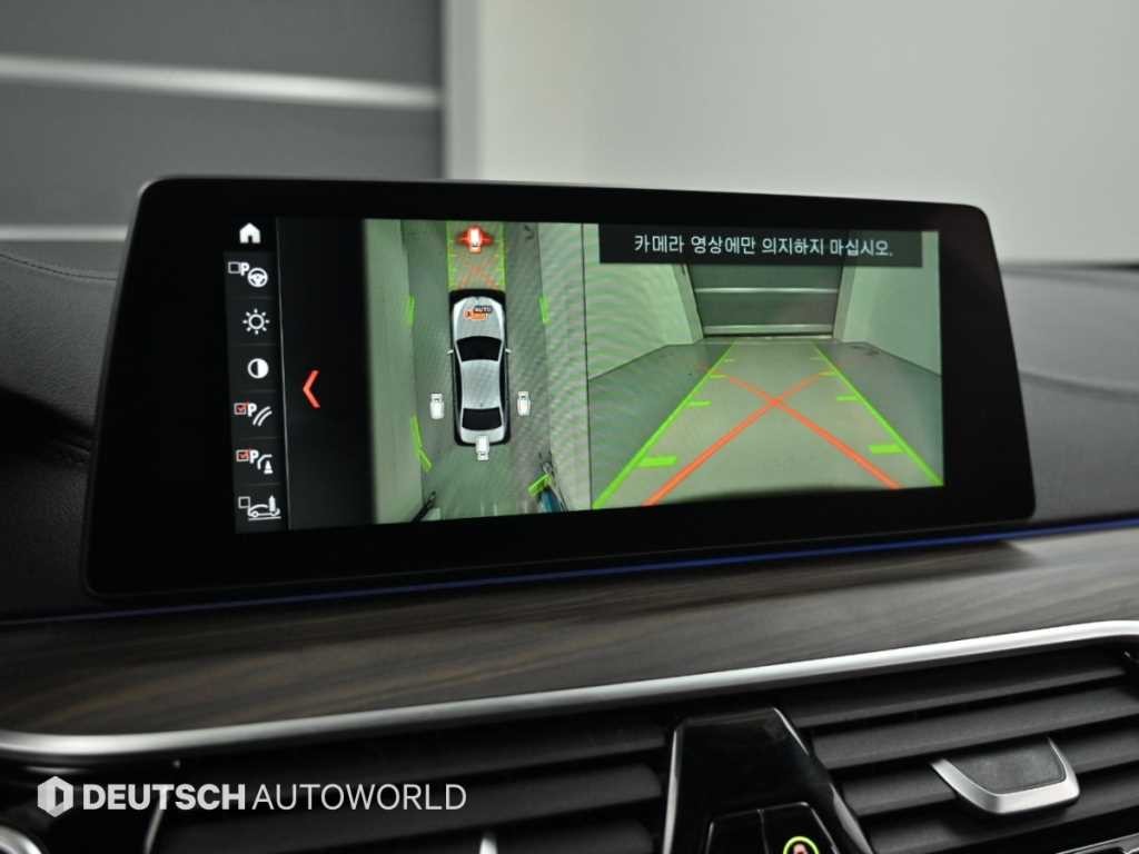 BMW 5시리즈 5시리즈 (G30) 520d M 스포츠 플러스 이미지 15