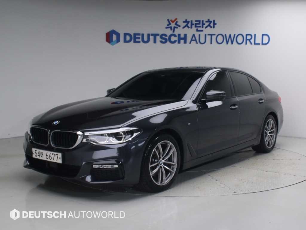 BMW 5시리즈 5시리즈 (G30) 520d M 스포츠 플러스 이미지 2
