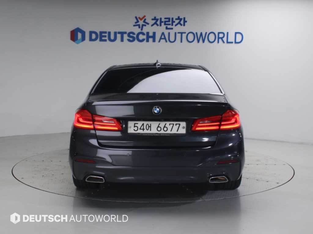 BMW 5시리즈 5시리즈 (G30) 520d M 스포츠 플러스 이미지 3