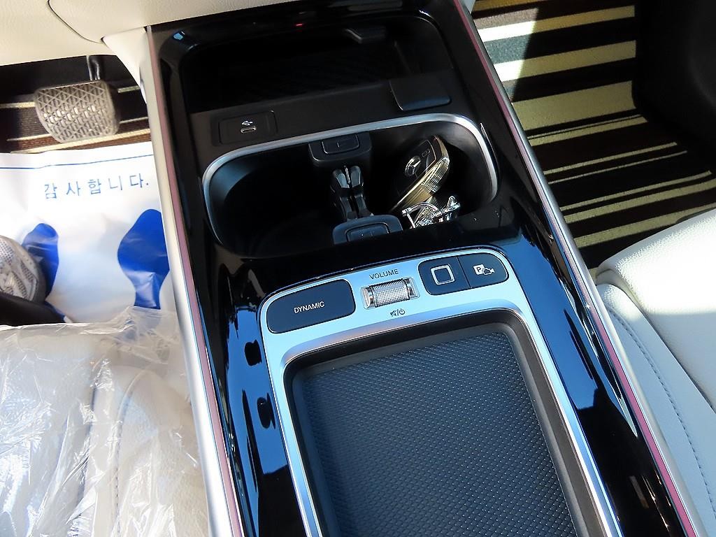 벤츠 EQB EQB (X243) EQB 300 4MATIC 프로그레시브 이미지 11