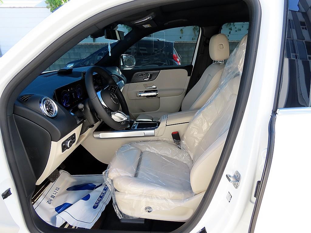 벤츠 EQB EQB (X243) EQB 300 4MATIC 프로그레시브 이미지 5