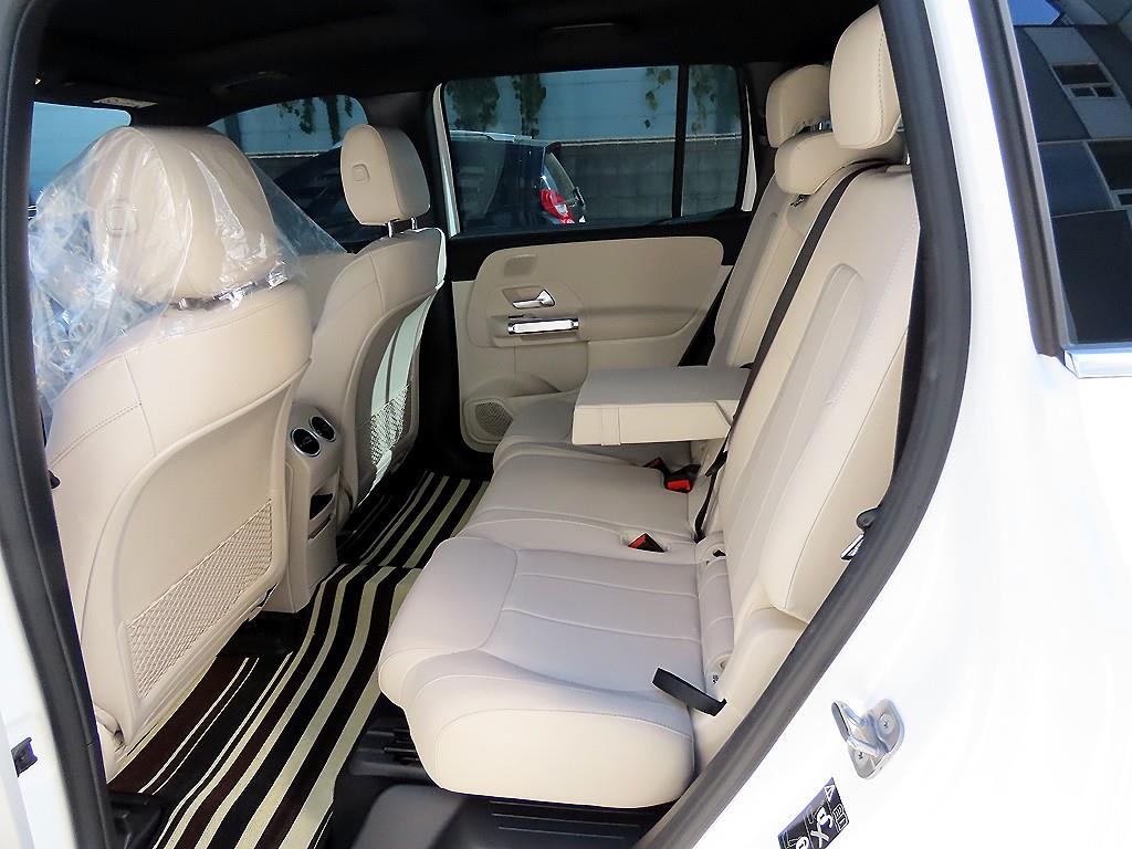 벤츠 EQB EQB (X243) EQB 300 4MATIC 프로그레시브 이미지 6