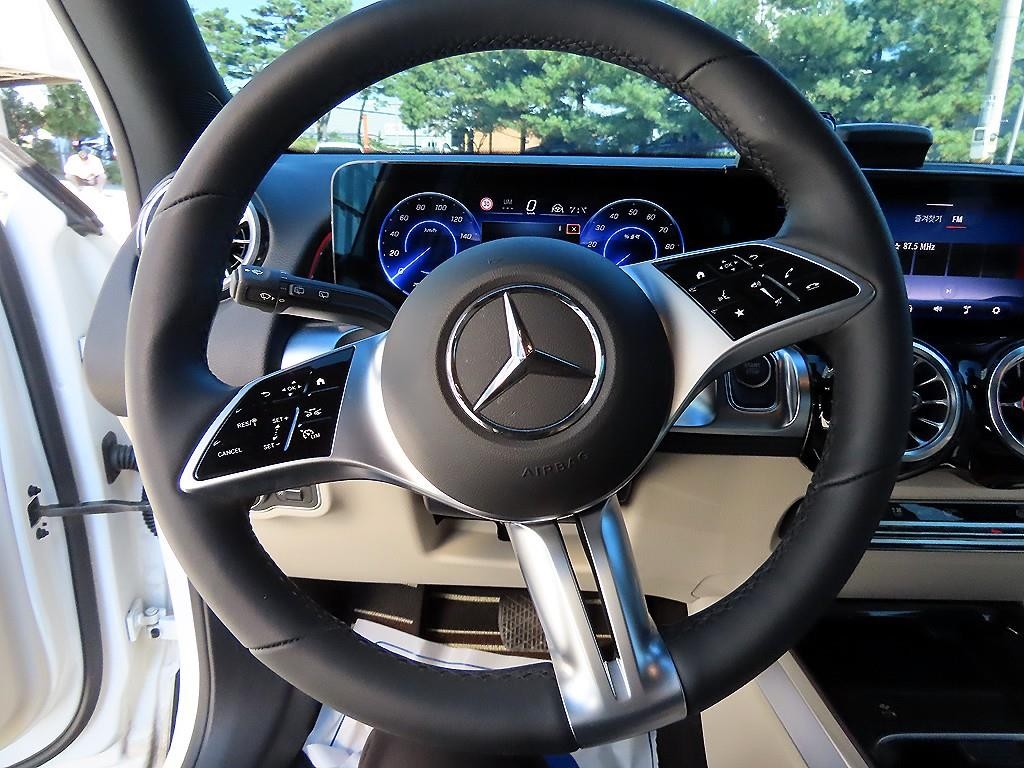 벤츠 EQB EQB (X243) EQB 300 4MATIC 프로그레시브 이미지 8
