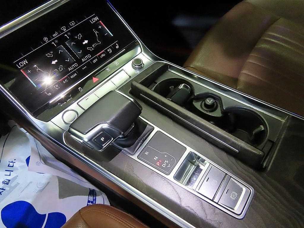 아우디 A6 A6 (C8) 45 TFSI 콰트로 프리미엄 이미지 12
