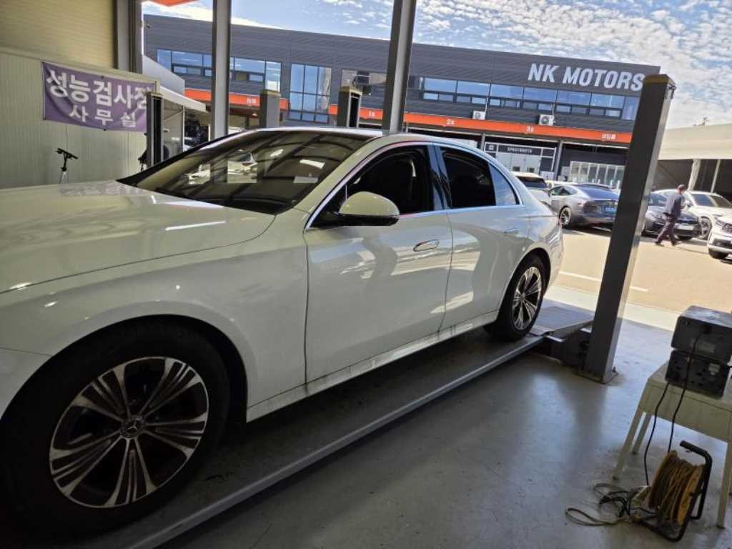 벤츠 E 클래스 E-클래스 W214 E200 아방가르드 이미지 2