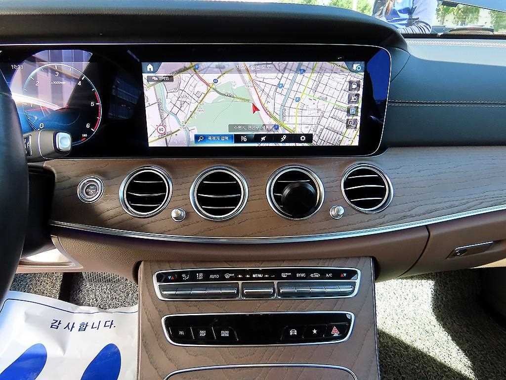 벤츠 E 클래스 E-클래스 W213 E220d 4MATIC 익스클루시브 이미지 14