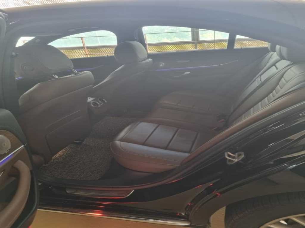 벤츠 E 클래스 E-클래스 W213 E220d 4MATIC 익스클루시브 이미지 8