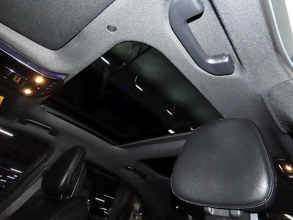 벤츠 C 클래스 C클래스 W206 C200 AMG 라인 이미지 16