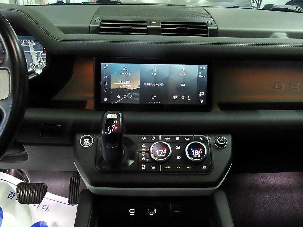 랜드로버 디펜더 디펜더 (L663) 110 D250 SE 이미지 11