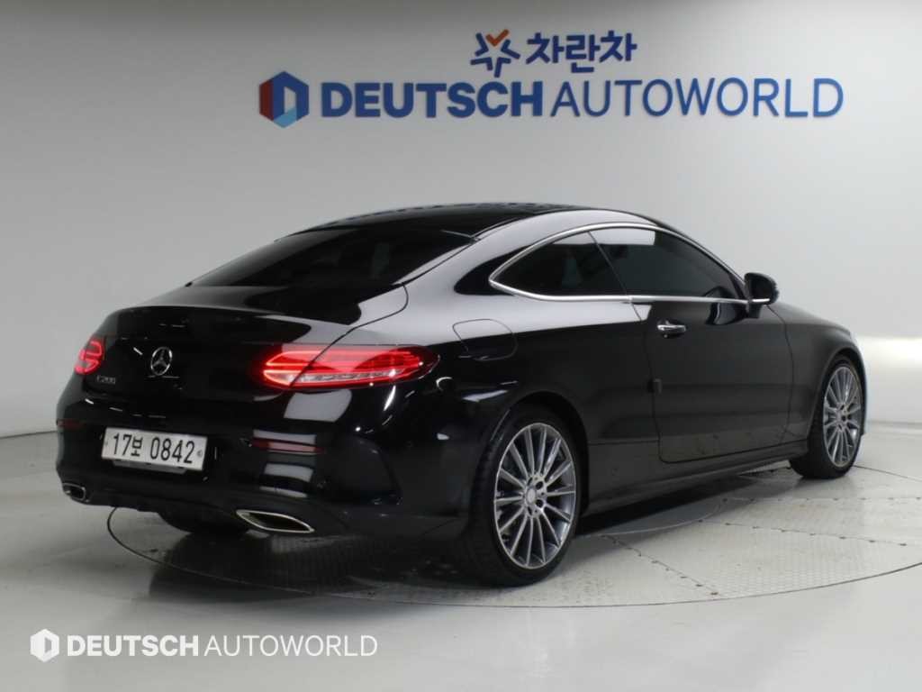 벤츠 C 클래스 C클래스 W205 C200 쿠페 이미지 2