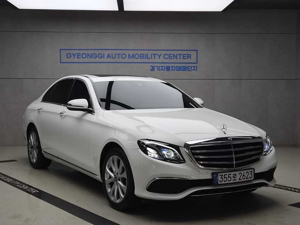 벤츠 E 클래스 E-클래스 W213 E220d 4MATIC 익스클루시브 이미지 1