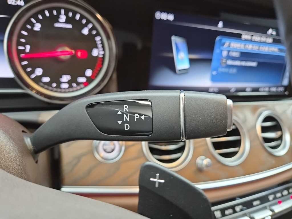 벤츠 E 클래스 E-클래스 W213 E220d 4MATIC 익스클루시브 이미지 10