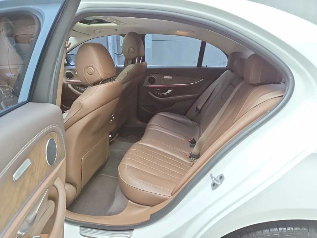 벤츠 E 클래스 E-클래스 W213 E220d 4MATIC 익스클루시브 이미지 6