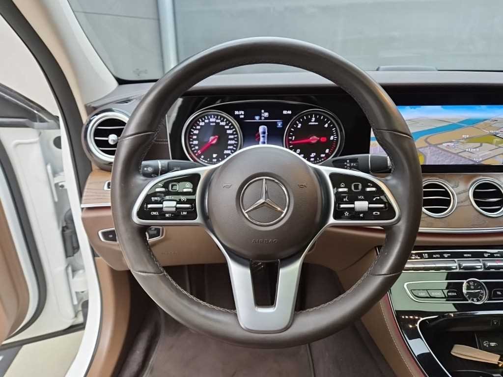벤츠 E 클래스 E-클래스 W213 E220d 4MATIC 익스클루시브 이미지 9