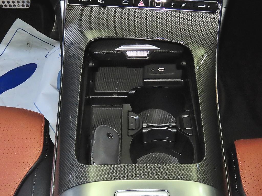 벤츠 C 클래스 C클래스 W206 C300 4MATIC AMG 라인 이미지 13