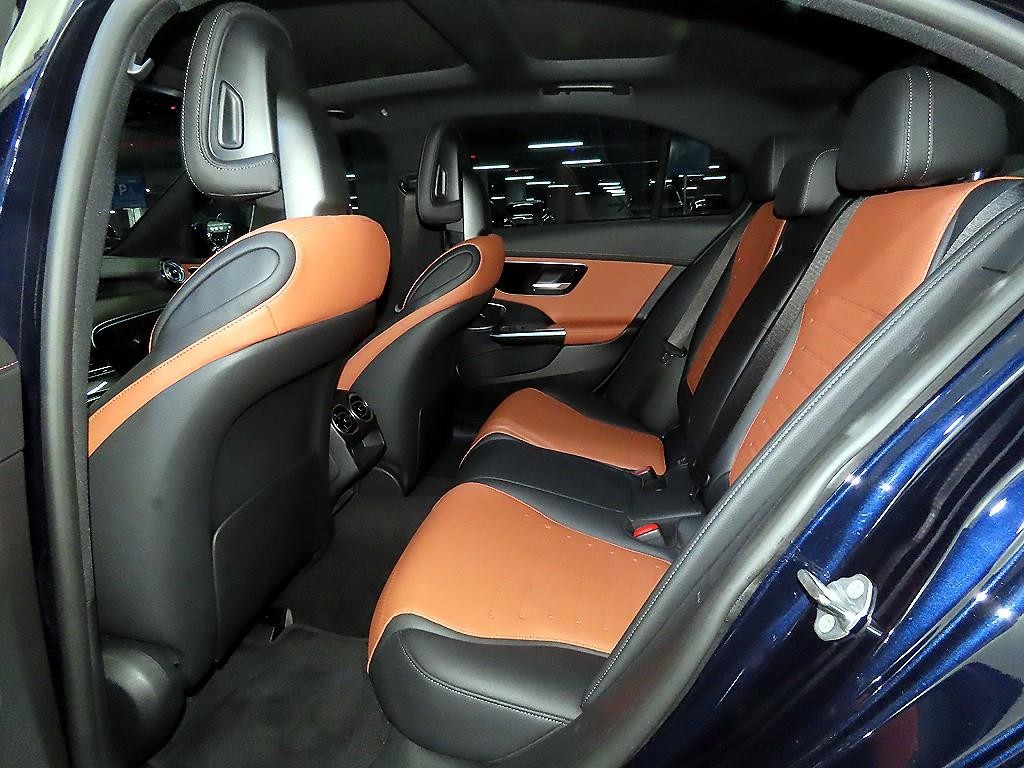 벤츠 C 클래스 C클래스 W206 C300 4MATIC AMG 라인 이미지 7