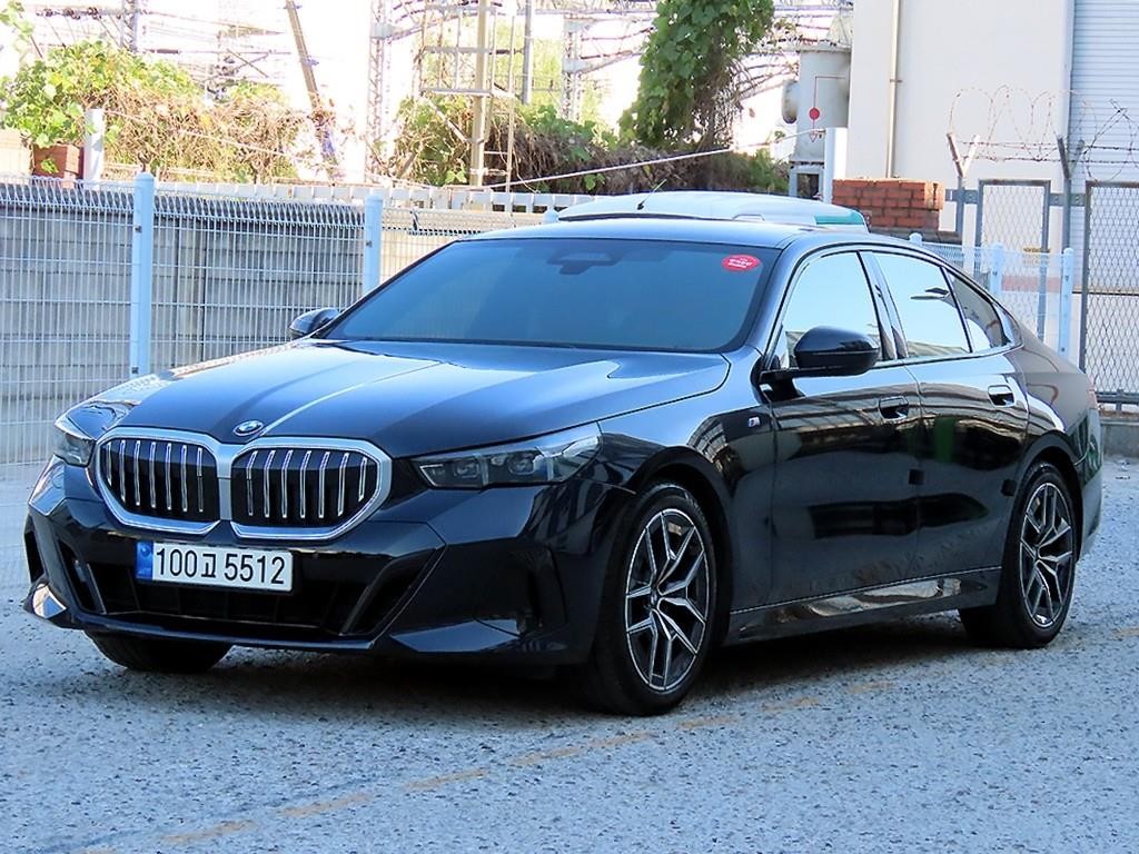 BMW 5시리즈 5시리즈 (G60) 520i M 스포츠 이미지 2