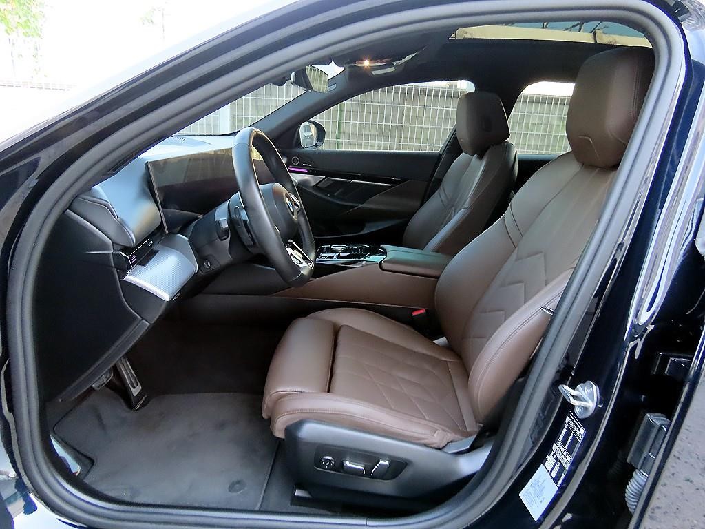 BMW 5시리즈 5시리즈 (G60) 520i M 스포츠 이미지 5