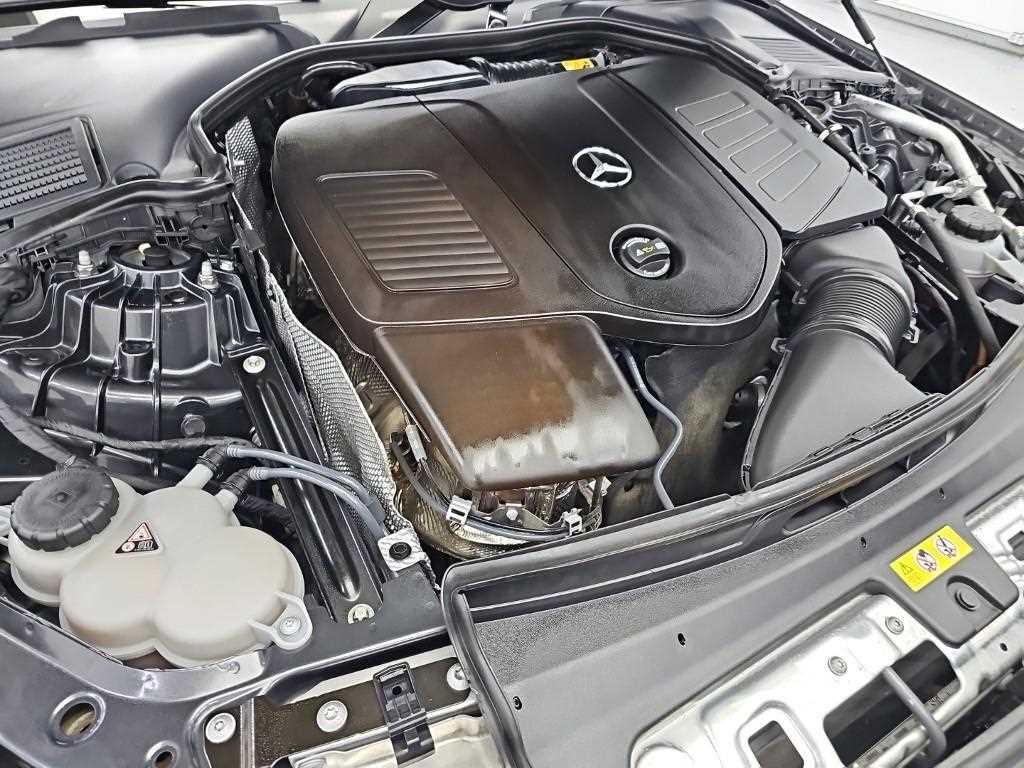 벤츠 C 클래스 C클래스 W206 C300 4MATIC 아방가르드 이미지 5