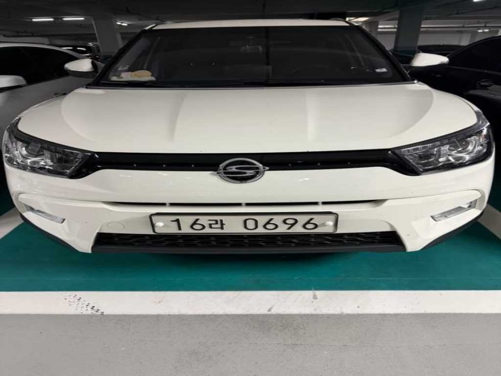 KG모빌리티(쌍용) 티볼리 디젤 2WD 1.6 VX 이미지 1