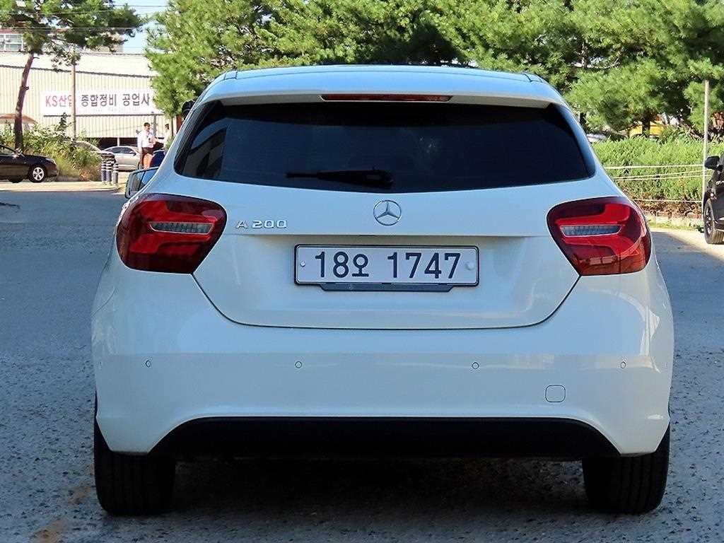벤츠 A 클래스 A클래스 W176 A200 이미지 4
