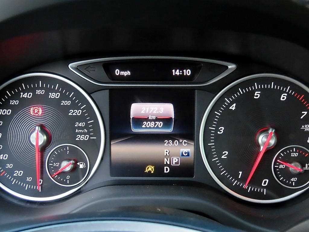 벤츠 A 클래스 A클래스 W176 A200 이미지 9