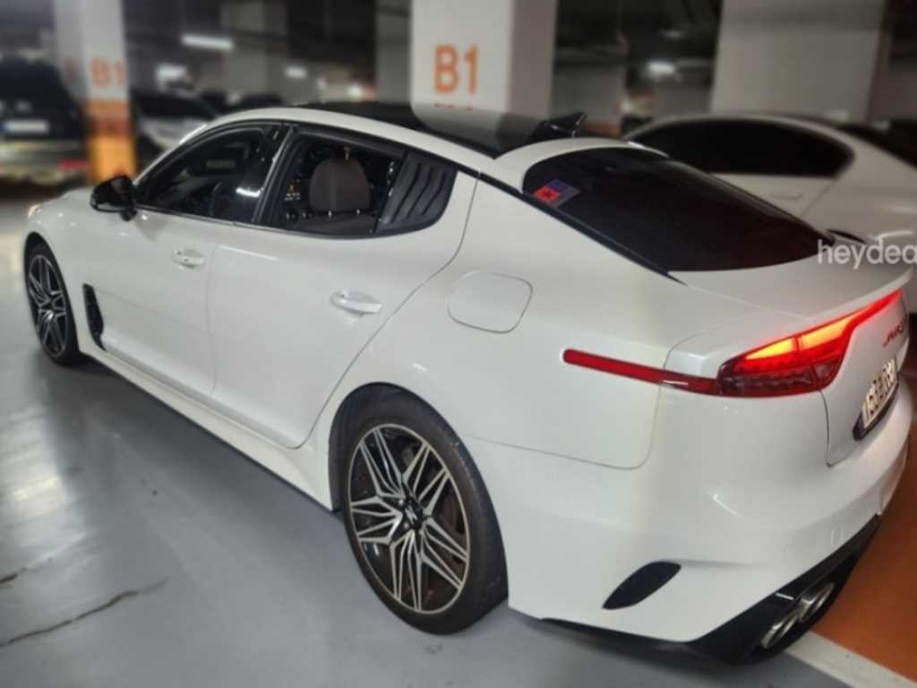 기아 스팅어 가솔린 2.0 터보 2WD 플래티넘 이미지 3