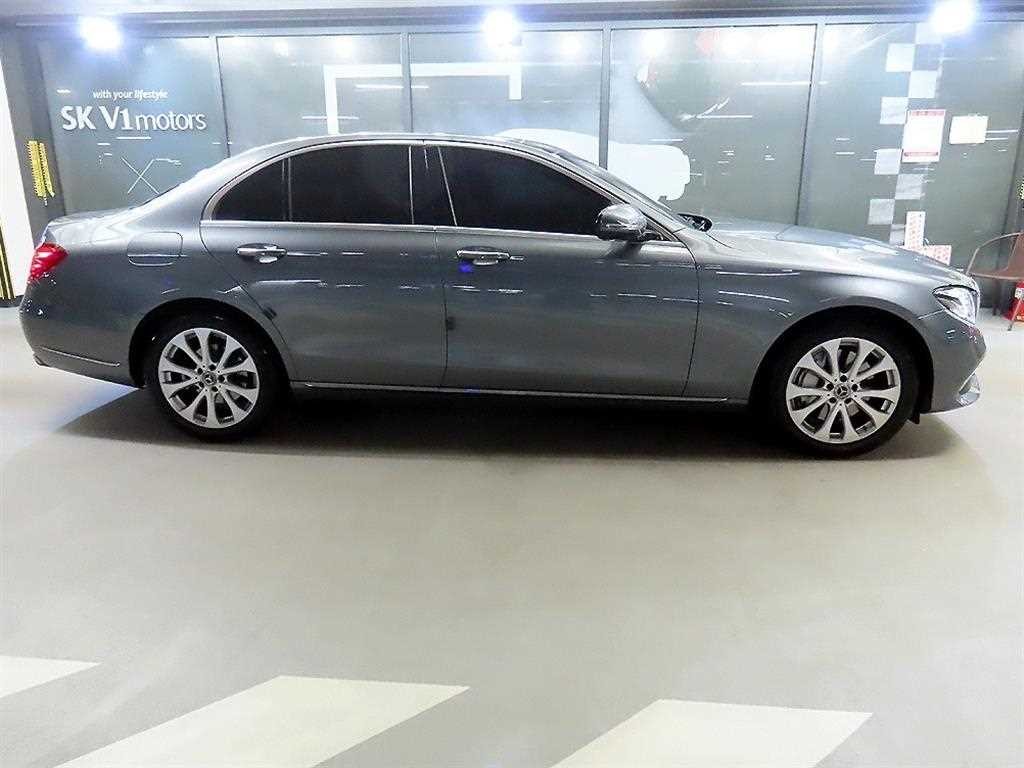 벤츠 E 클래스 E-클래스 W213 E300 익스클루시브 이미지 3