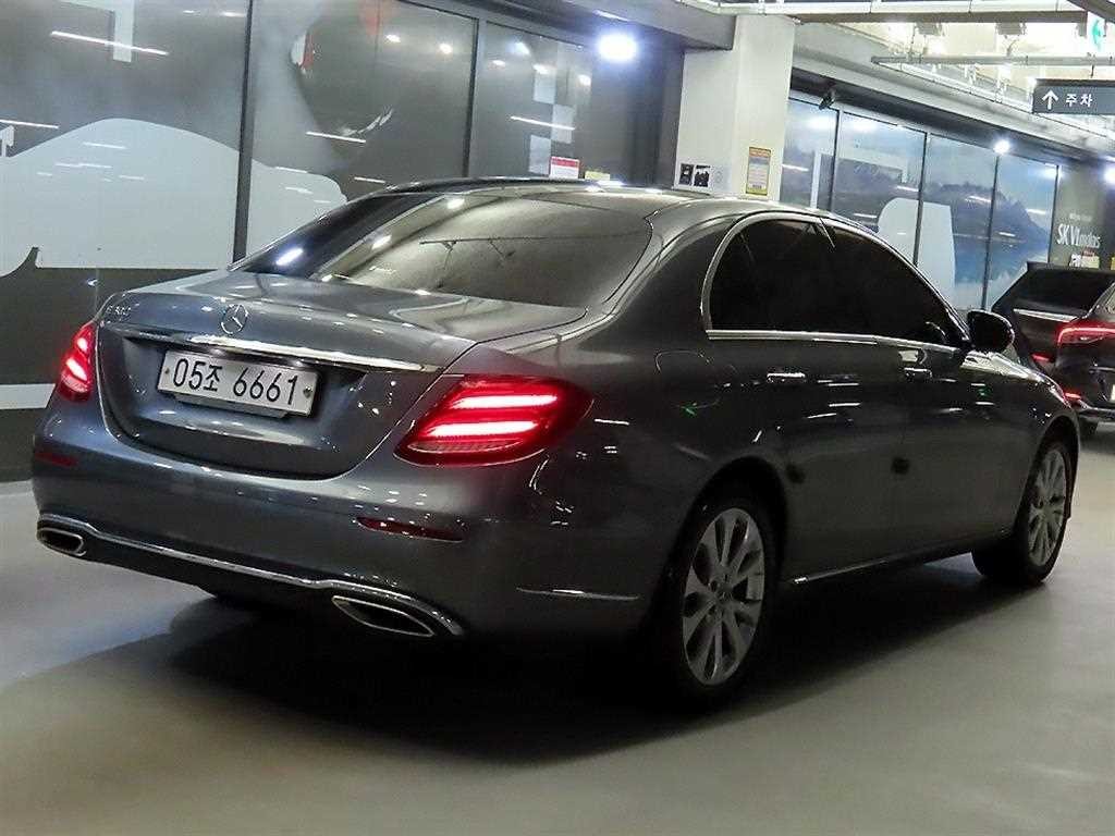 벤츠 E 클래스 E-클래스 W213 E300 익스클루시브 이미지 4