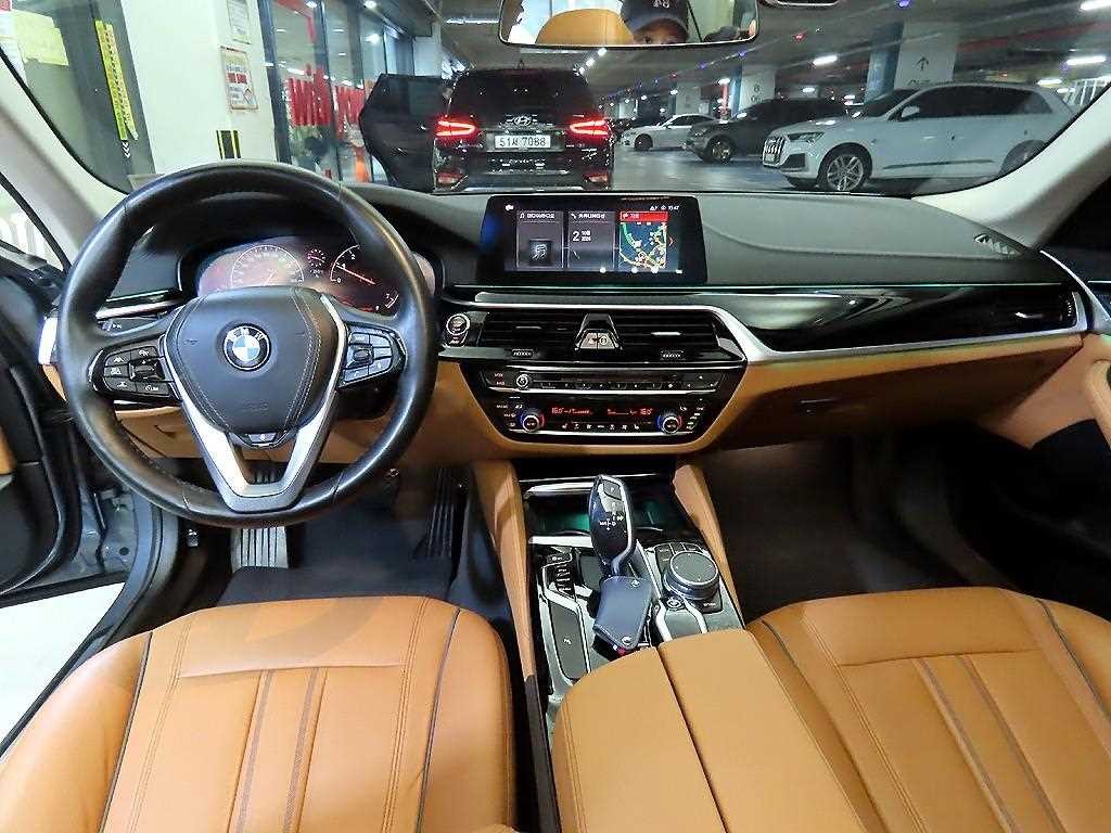 BMW 5시리즈 5시리즈 (G30) 520i 럭셔리 이미지 10