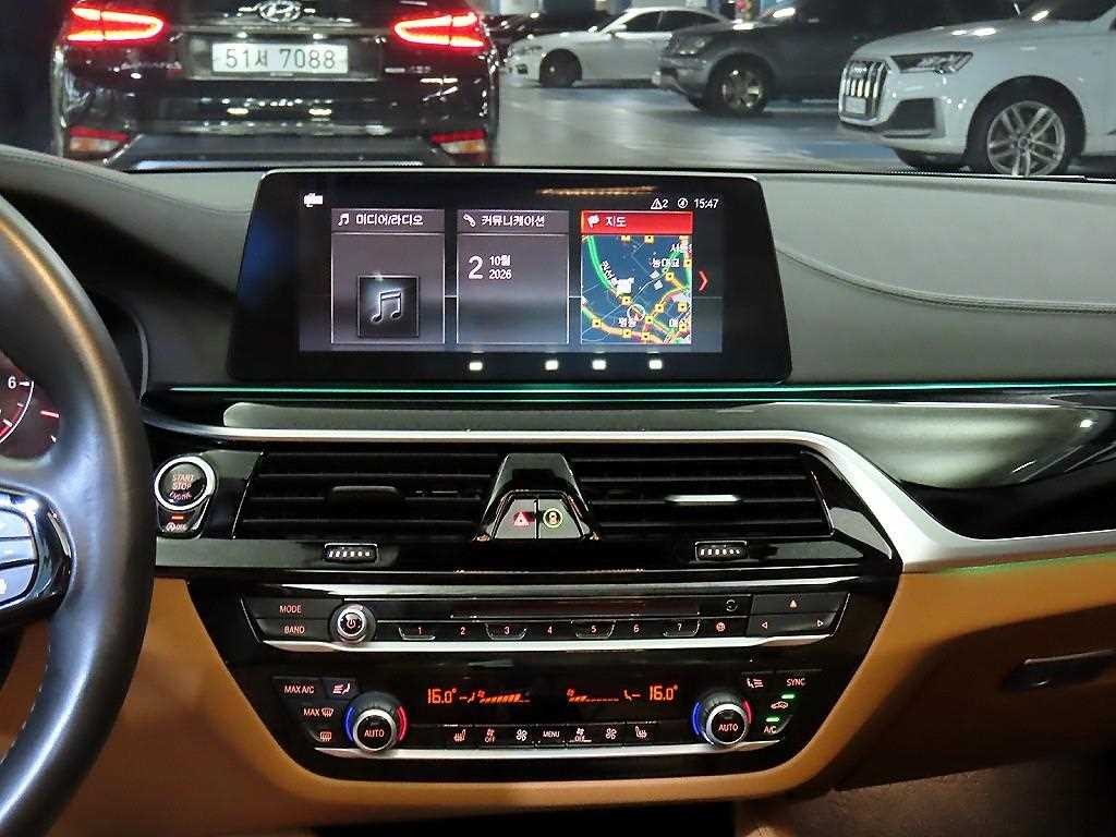 BMW 5시리즈 5시리즈 (G30) 520i 럭셔리 이미지 11