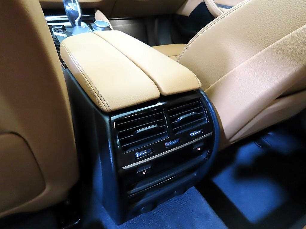 BMW 5시리즈 5시리즈 (G30) 520i 럭셔리 이미지 16