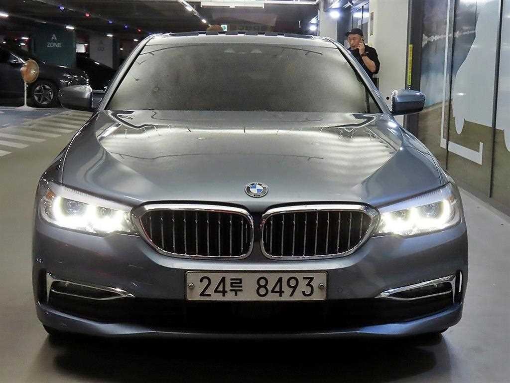 BMW 5시리즈 5시리즈 (G30) 520i 럭셔리 이미지 2